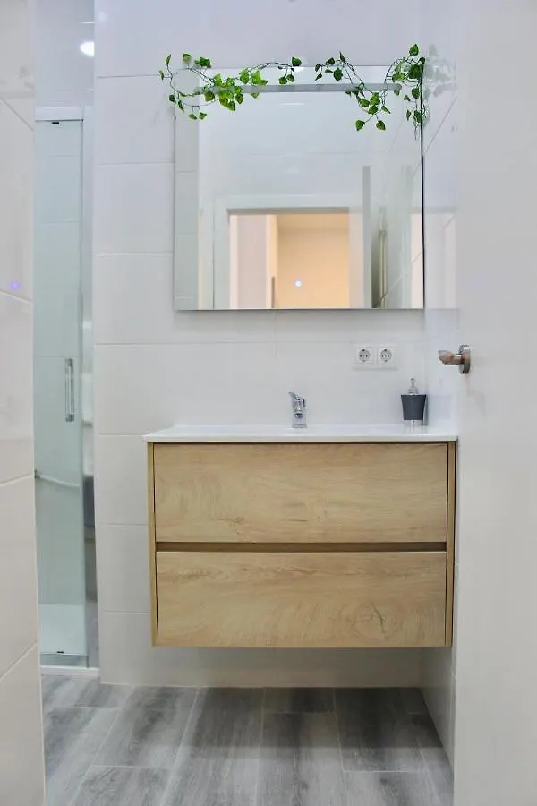 Nuevo Estudio Divina Pastora N-4 Málaga Spanien